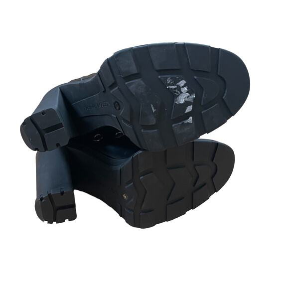 Alexander McQueen Women's Tread Grommet
Embellished Black Heel Boot Size 39.5 - Picture 12 of 16